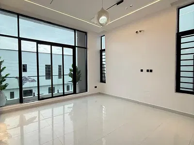 Distress 4 Bedroom Semi Detached Duplex with Swimming Pool