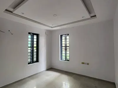 Sharp 2 Bedroom Flat