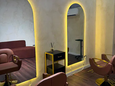 Furnished Salon