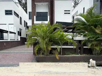 5 Bedroom Fully Detached Duplex with BQ and Pool