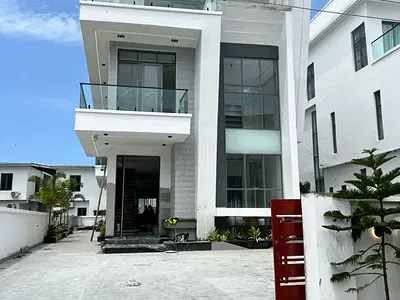 Design-Forward 5 Bedroom Detached Duplex with Pool, Cinema, Gym, Study
