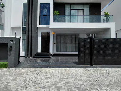 Luxury 5 Bedroom Duplex with BQ & Swimming Pool