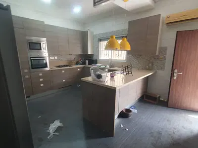 Luxury 4 Bedroom Fully Detached House with Room BQ