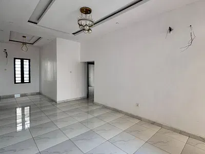 Spacious and Luxurious in Serene Surroundings