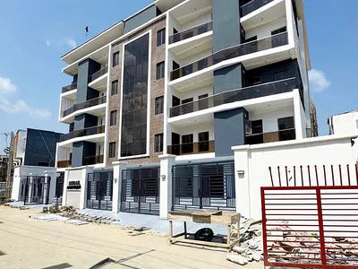 Beautiful 4bedroom Apartment with BQ