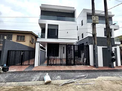Prestigious 4-Bedroom Detached Duplex with BQ & Rooftop Terrace