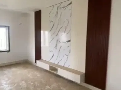 Very Spacious One Bedroom