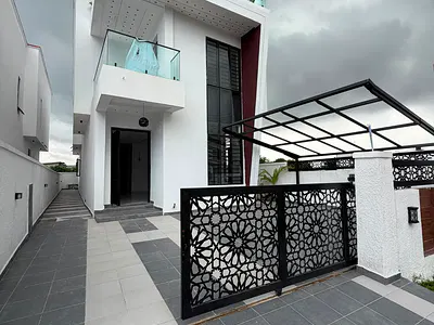4 Bedrooms Fully Detached House with BQ