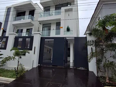 Luxury 5bedroom Fully Detached Duplex with BQ