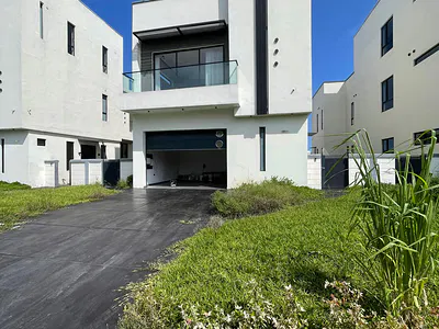 Luxury 5-Bedroom Fully Detached Duplex