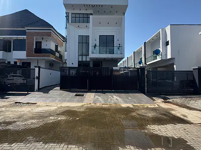 Luxurious 5 Bed Duplex with BQ and Swimming Pool in an Estate