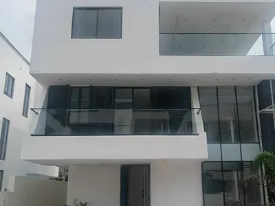 Luxury Newly Built 5-Bedroom Fully Detached Duplex with 2 Rooms BQ