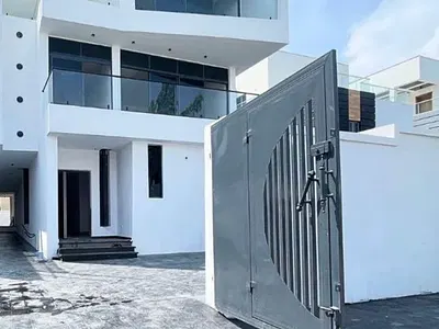 5 Bedroom Detached Duplex with BQ