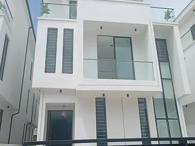 Fantastically Finished Luxury 5 Bed Detached Duplex