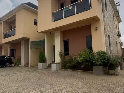 A Very Good Spacious 4-Bedroom Terrace Duplex + 1BQ