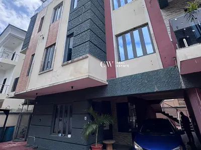 6 Bedroom Terrace