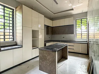 Newly Built Duplex WTH Elevator