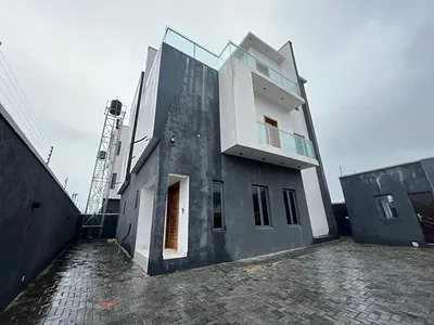 Luxury 5 Bedroom Fully Detached Smart Home with BQ