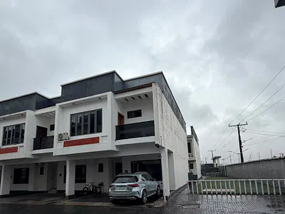 A Spacious 4 Bedroom Duplex in a Fully Serviced Estate with Gym, Pool
