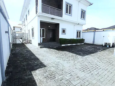 Lovely 4 Bedroom Fully Detached with a Room BQ,