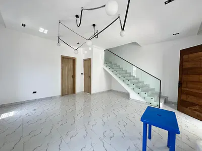 Luxury and Brand New 2bed Apartment in a Serene Estate