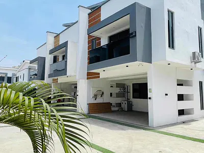 4bedroom Terrace Duplex in a Mini Estate in Chevron