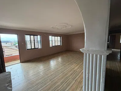 Spacious 4 Bedroom Apartment with 2 Spacious Barcorny