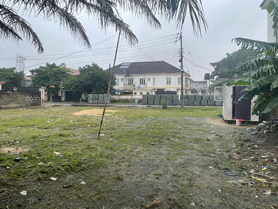 300SQM of Land with Set Back (Restaurants, Pharmacy, Fashion, Hairdressing