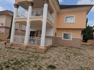 Spacious Fully Detached 4bed Room Duplex with 2 Parlor