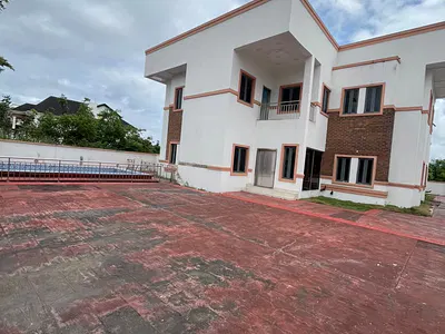 Distressed 5 Bedroom Detached with 2rooms BQ Along with Kitchen & Pool