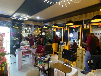 Luxury Functioning Salon