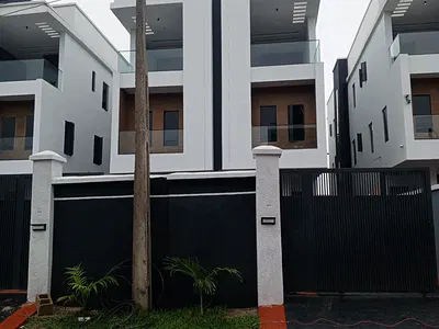 4 Bedrooms Semi Detarched with BQ