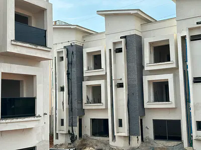 Exquisitely Finished Luxury 4-Bedroom Terrace House with BQ