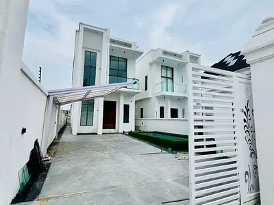 Luxury 4bedroom Fully Detached
