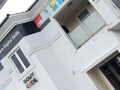 5 Bedrooms Duplex with 2 BQS + Pool on 500SQM Land