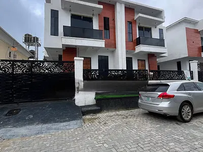 4 Bedrooms Semi Detached Duplex