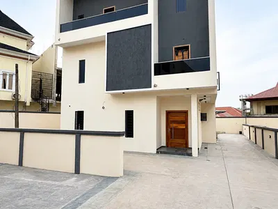 Nice 4 Bedroom Duplex with Pool