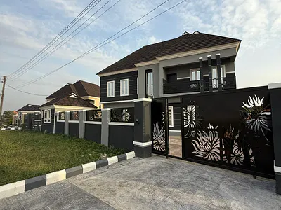 5 Bedroom Fully Detached Duplex with a BQ