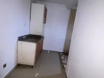 Clean 2 Bedroom Upstairs