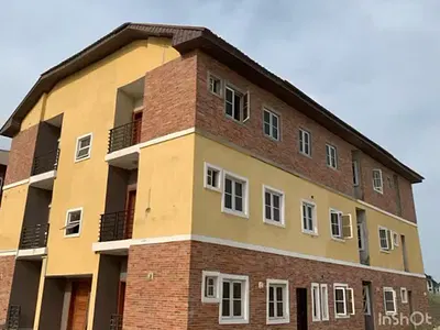 Well Maintained 3 Bedroom Flat