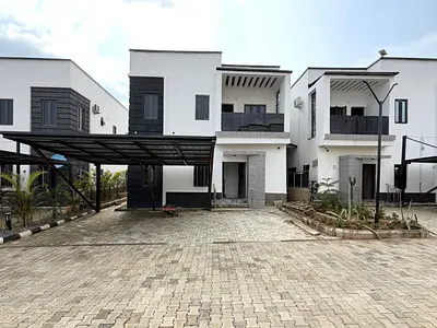3 Bedroom Detached Duplex +BQ