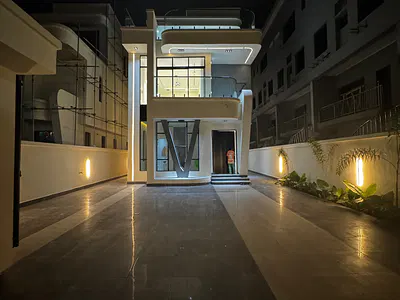 5 Bedroom Home with Pool & Cinema