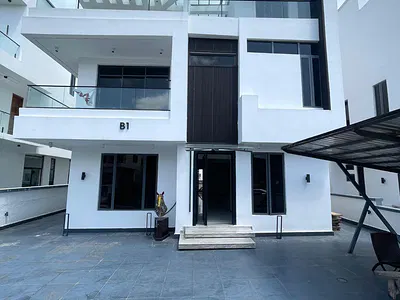 6 Bedroom Duplex with 2 Swimming Pools and Cinema