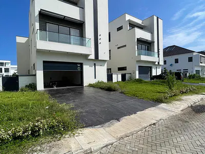 Luxury 5bedroom Fully Detached Duplex