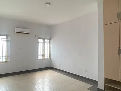 Well Maintained 3 Bedroom Flat+bq