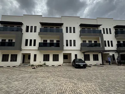 New 5bedroom Terrace Duplex + BQ, Pool & Private Backspace