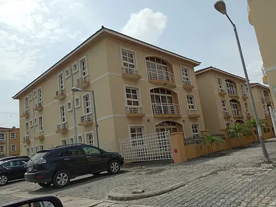 Fully Serviced 3 Bedroom Apartment with 24HRS Power