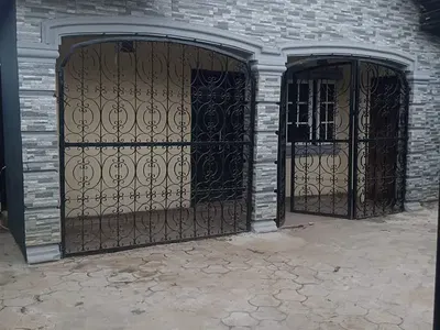 Vacant 4-Bedroom Apartment with Receipt, Survey, Deed