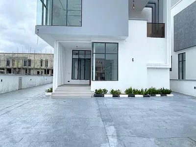 4 Bedroom Duplex with a Swimming Pool