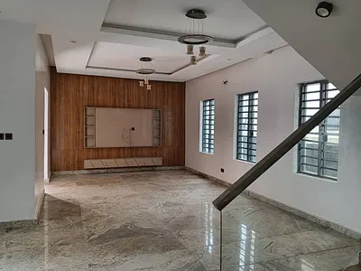 Brand New 5 Bedroom Detached-Suplex +a Room BQ